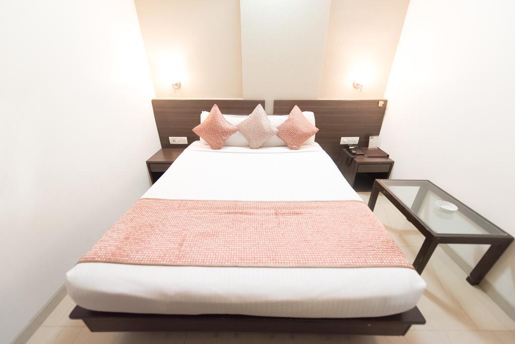 Hotel Le Grande - Mumbai International Airport Zewnętrze zdjęcie