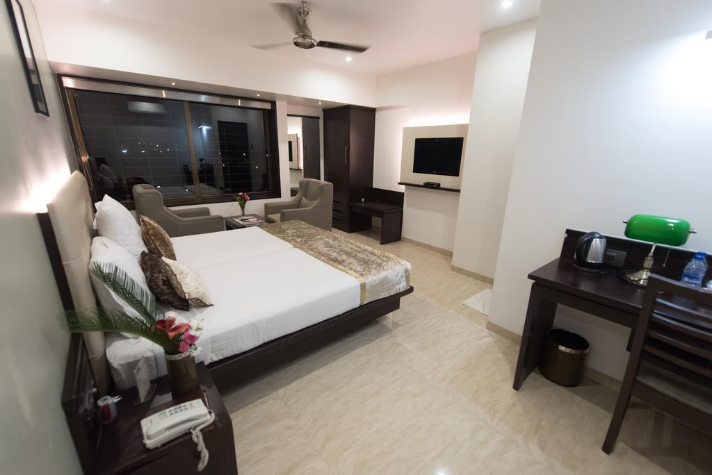 Hotel Le Grande - Mumbai International Airport Zewnętrze zdjęcie